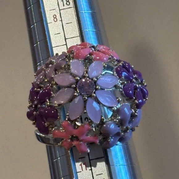 Ring silver toned with purple and pink floral arrangement. Size 10 - Picture 6 of 6